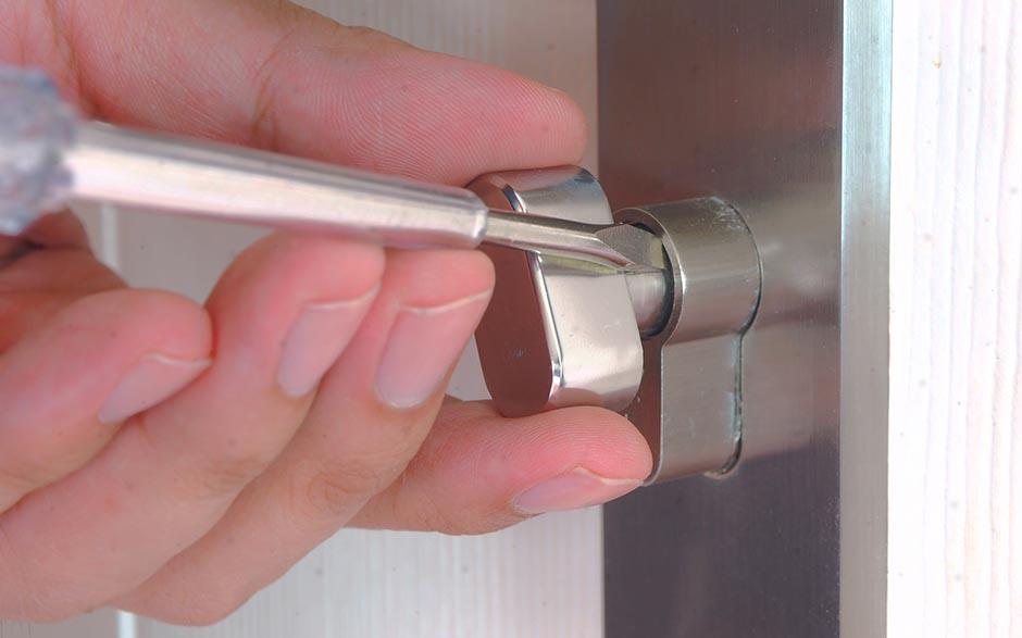 changer un barillet de porte d'entrée Marseille 13