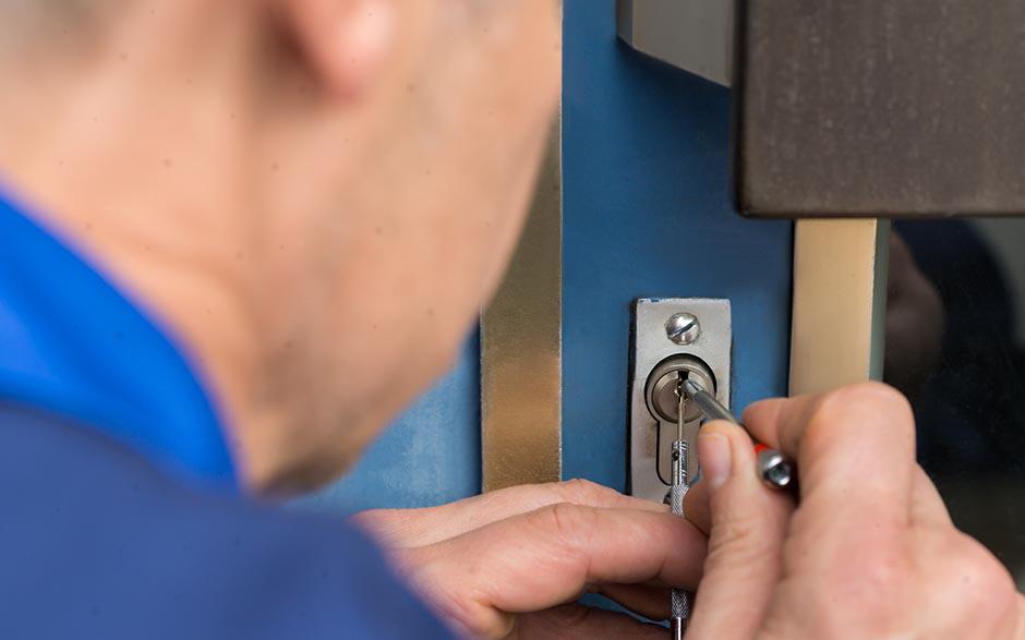 changer serrure porte fenetre pvc La Ville-du-Bois
